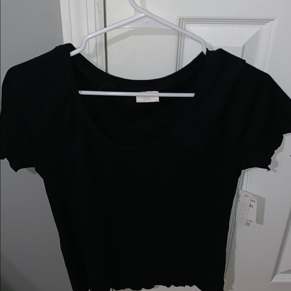 Black crop T-shirt